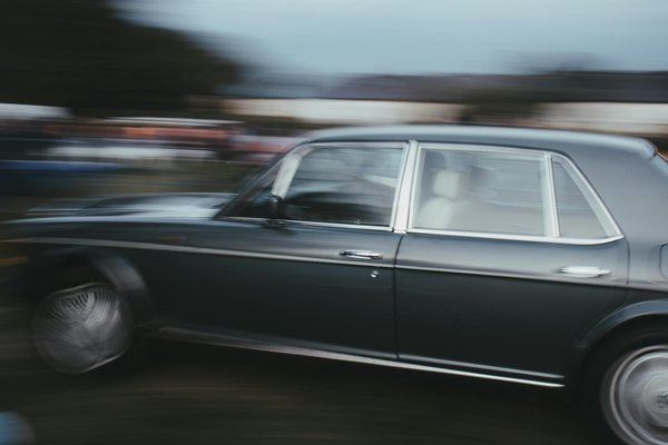 Enhancing city car safety: how bigger wheels transform urban mobility